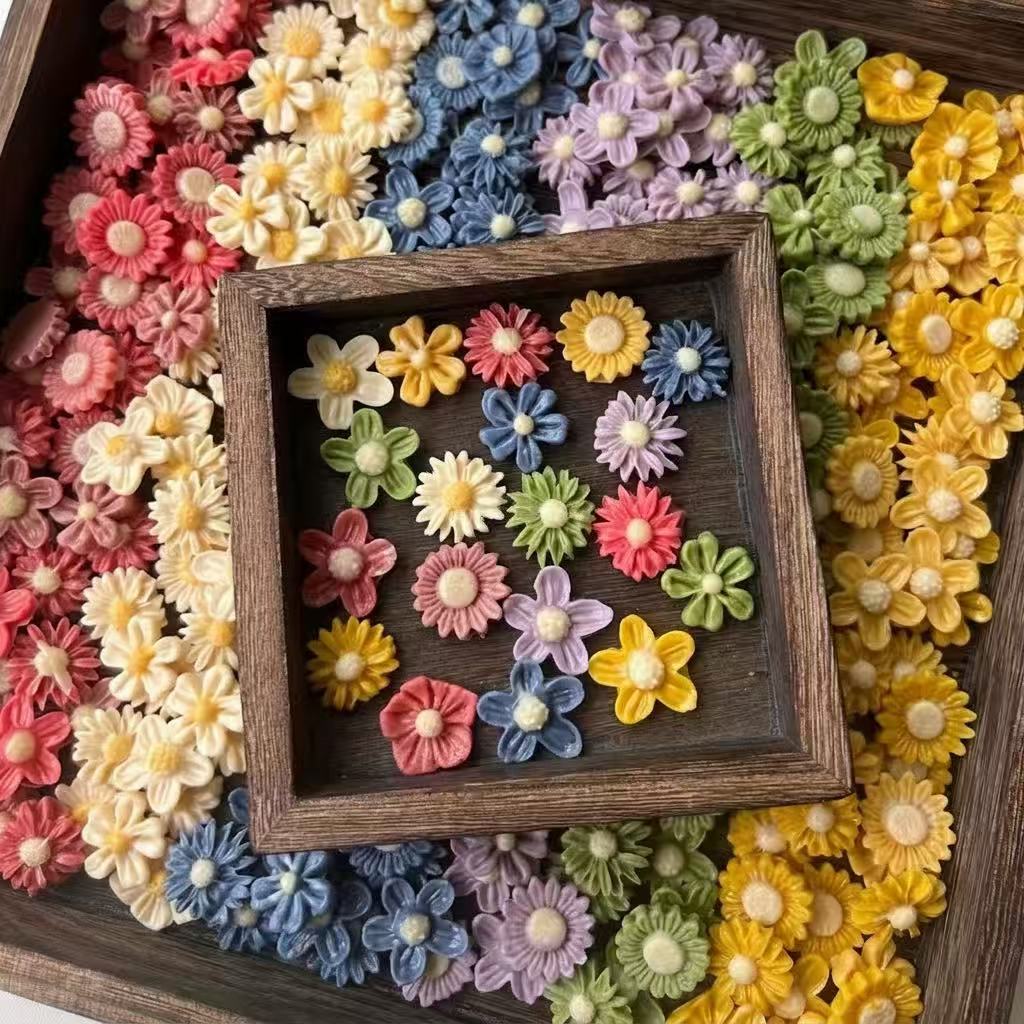 Pure Goat Milk Dehydrated Pet Treats: Flower Series